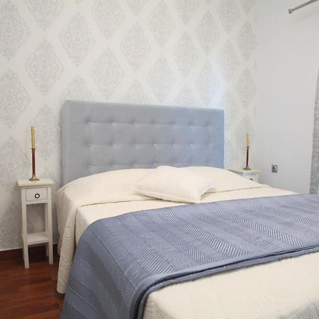 Pirofani Villa Apartments Apolpaina Екстер'єр фото