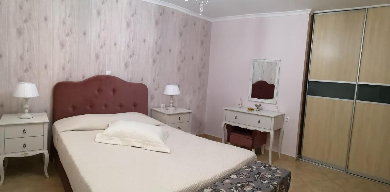 Pirofani Villa Apartments Apolpaina Екстер'єр фото