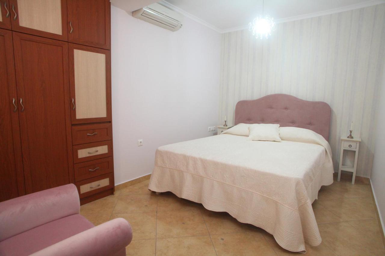Pirofani Villa Apartments Apolpaina Екстер'єр фото