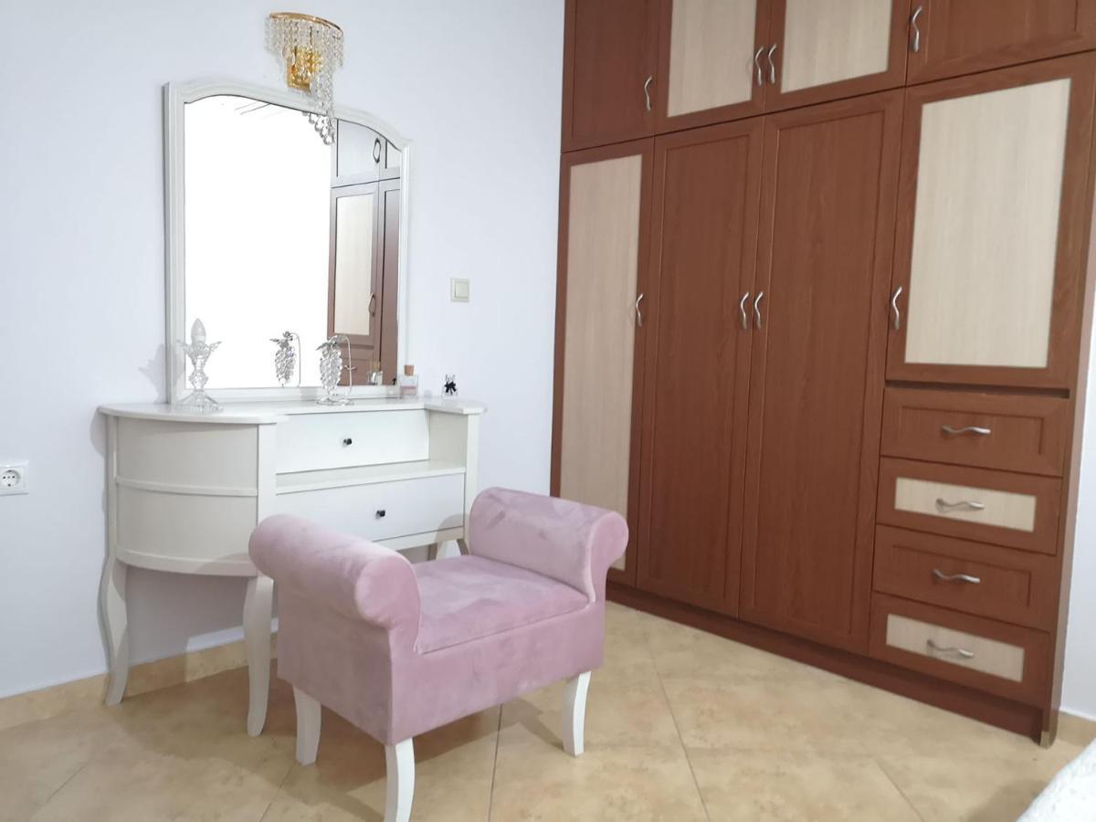 Pirofani Villa Apartments Apolpaina Екстер'єр фото