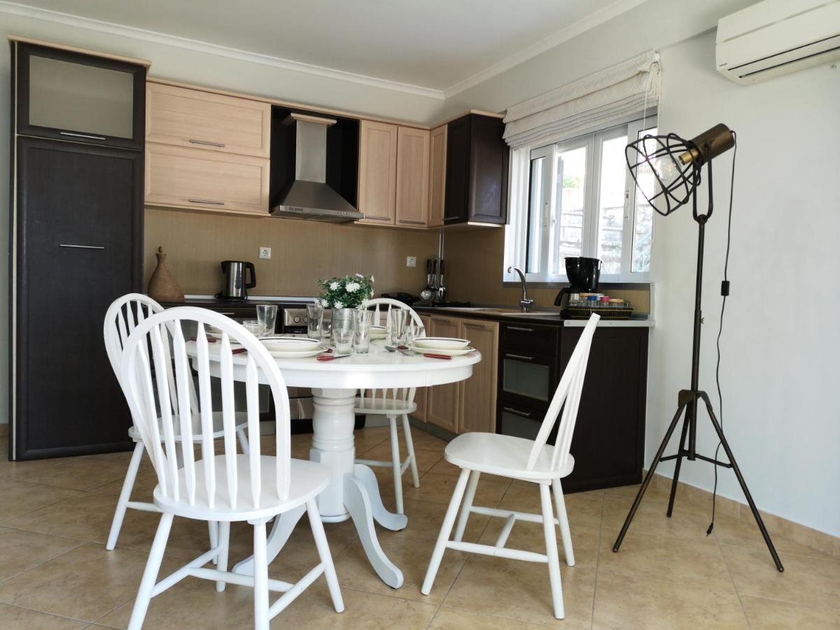 Pirofani Villa Apartments Apolpaina Екстер'єр фото